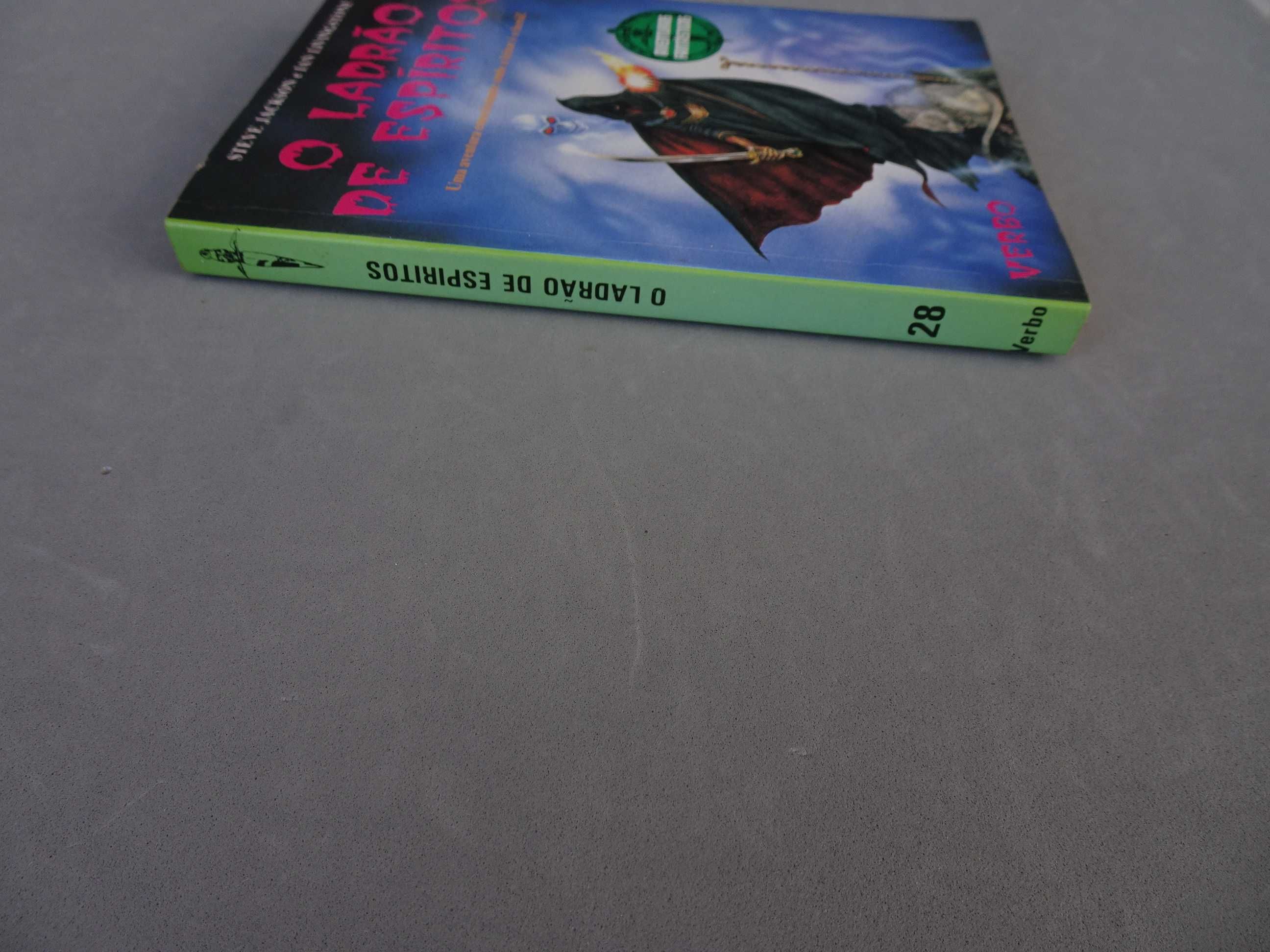 Livro Aventuras Fantásticas O ladrão de espíritos nº 28 Steve Jackson