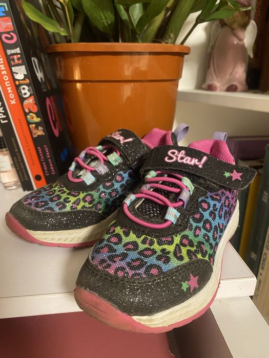 Дитячі кросівки