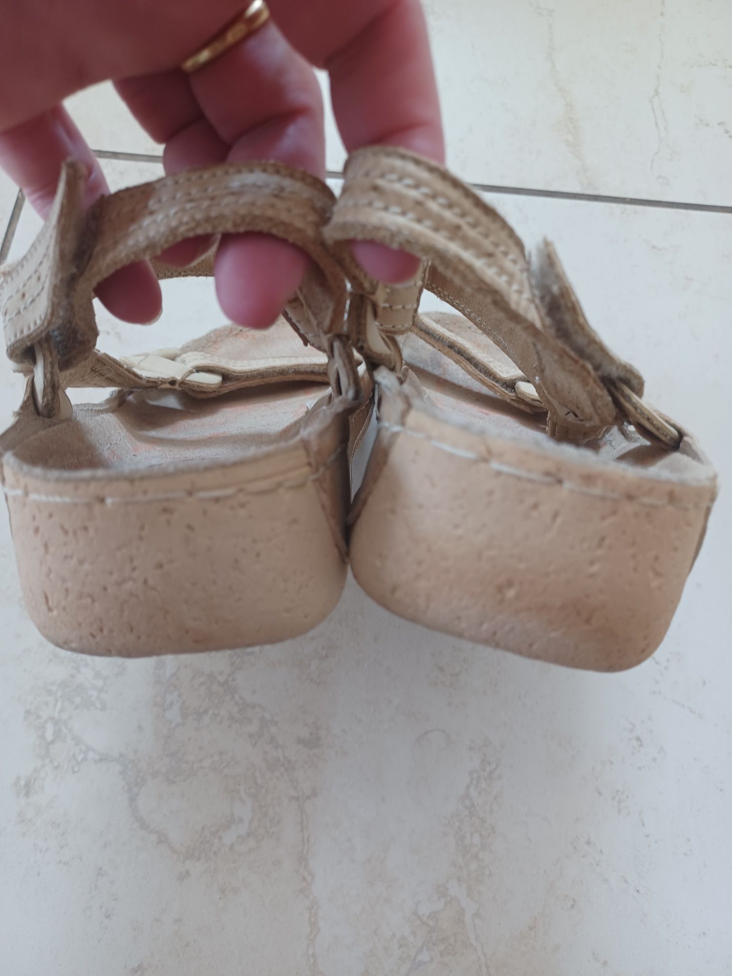 Sandałki firmy Lemar skórzane profilowane 36/23 cm