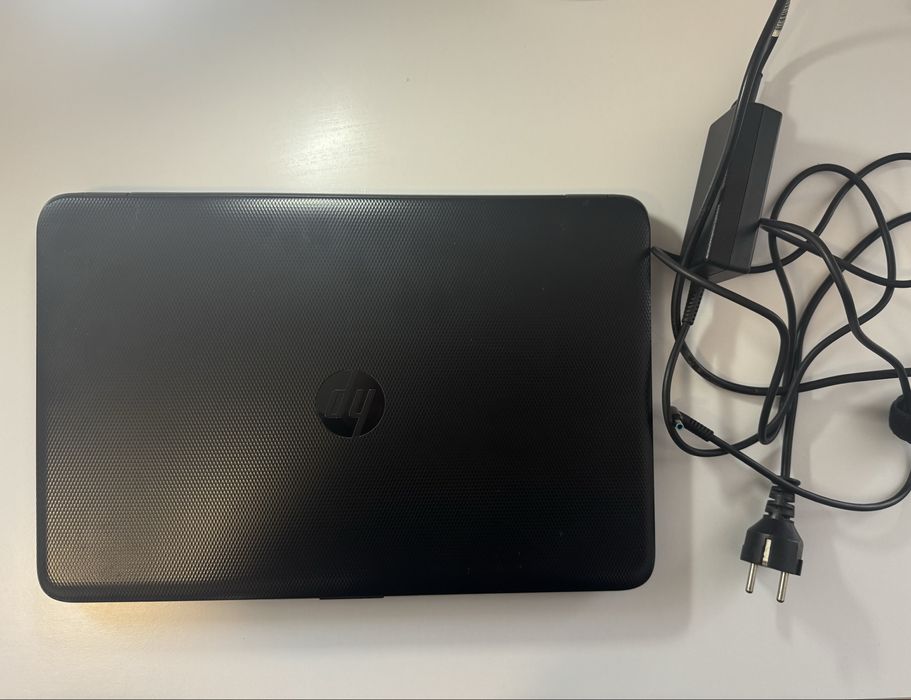 Ноутбук HP,Intel core i3,AMD Radeon R5-2 GB,1 ТB