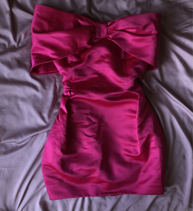 Малинове плаття з бантом