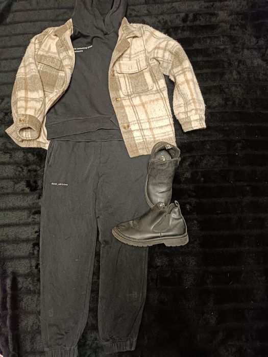 Пакет речей, сорочка тепла, костюм та челсі