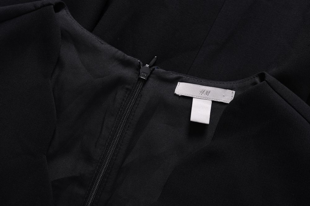 H&M elegancka czarna sukienka midi z kontrafałdami r. 40