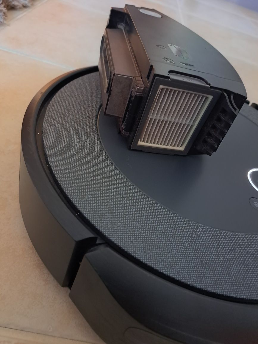 Aspirador IROBOT Roomba