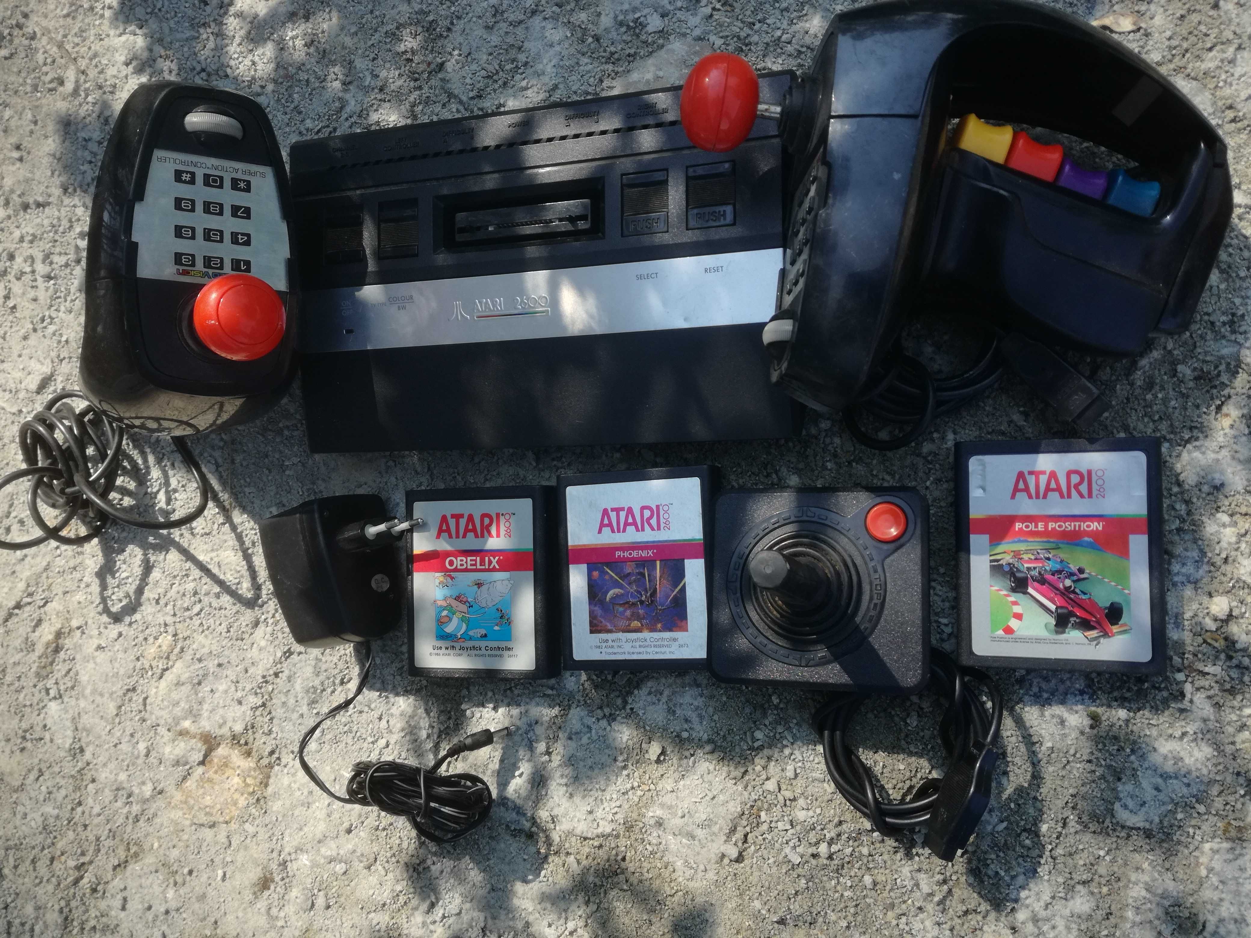 Konsola  ATARI  CX 2600 3 joystick i 3 gry