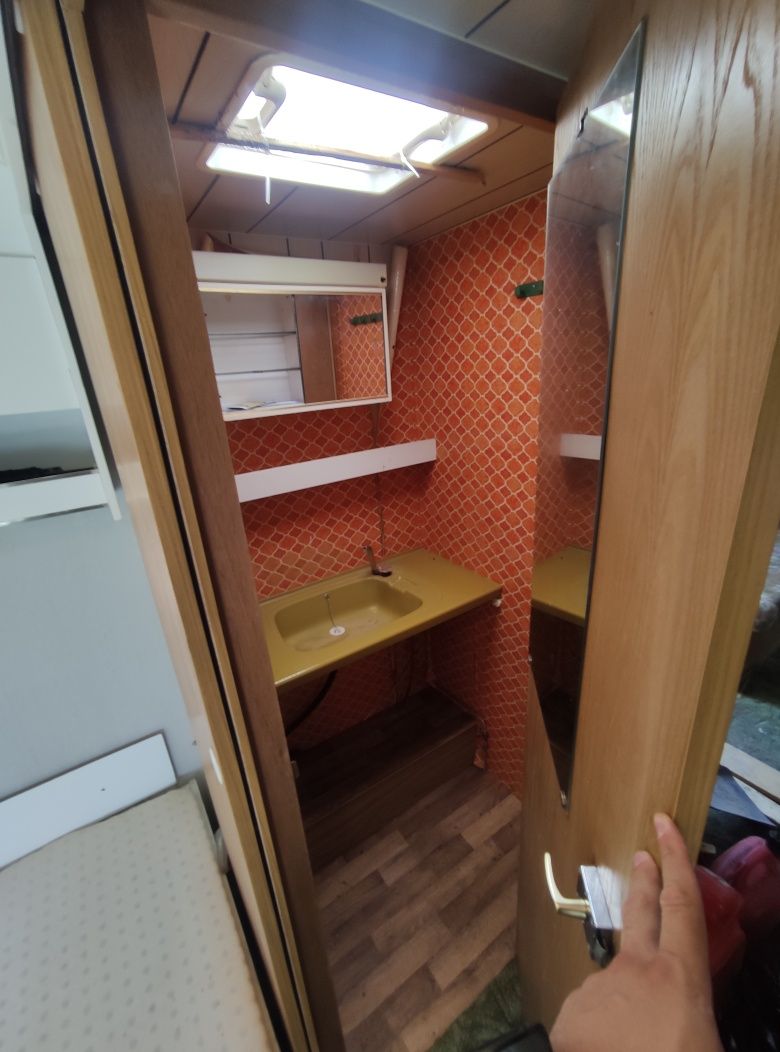 Przyczepa kempingowa 6m – 4 os. – 2 osie – idealna na działkę
