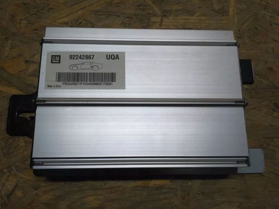 CHEVROLET CAMARO 6.2 SS 2009-2015 wzmacniacz radia