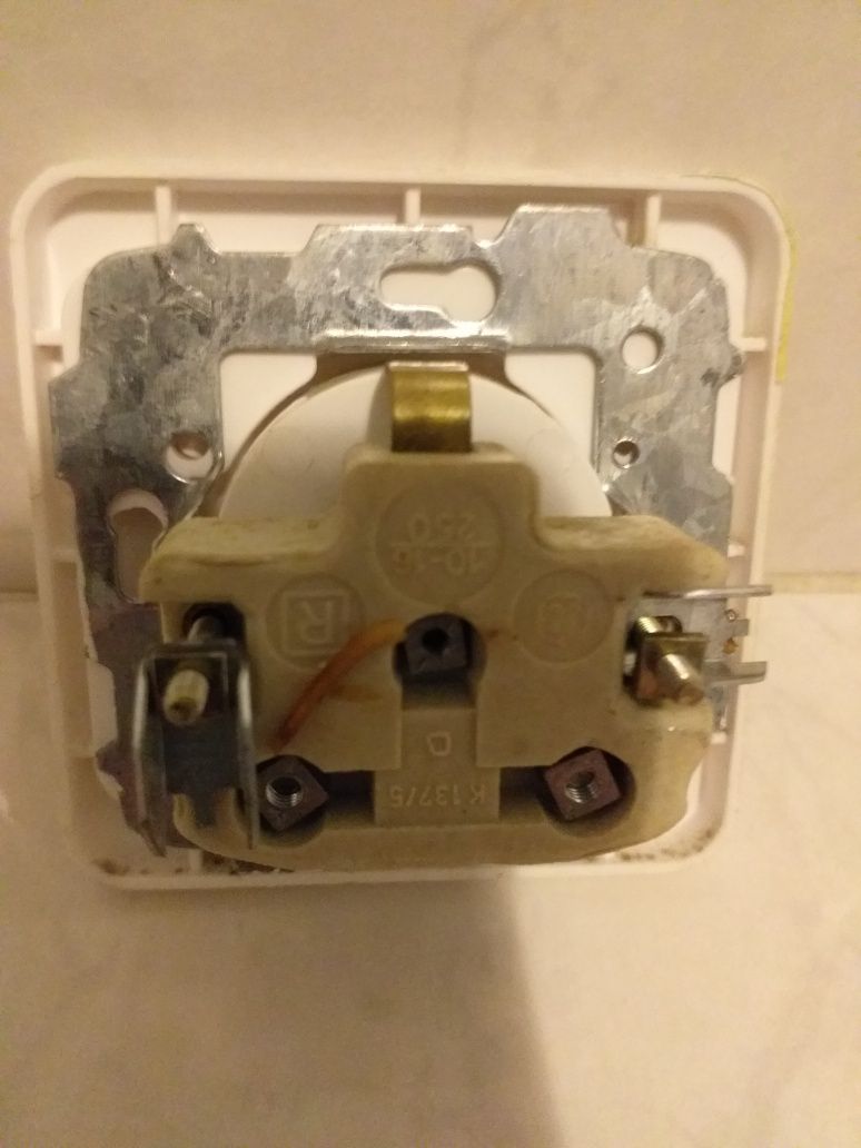 Fichas eléctricas e interruptores eléctricos