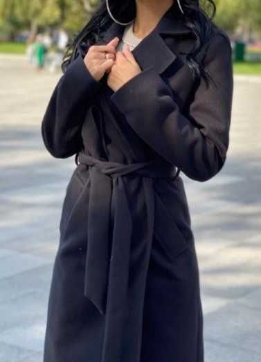 чорне кашемірове пальто