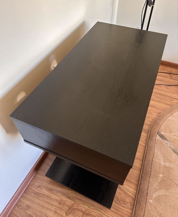 Szafka RTV obrotowa pod telewizor kolor czarny.