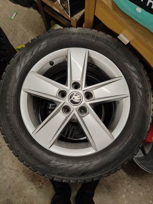 215/60/R16 Nokian 2019 диски R16 Skoda
