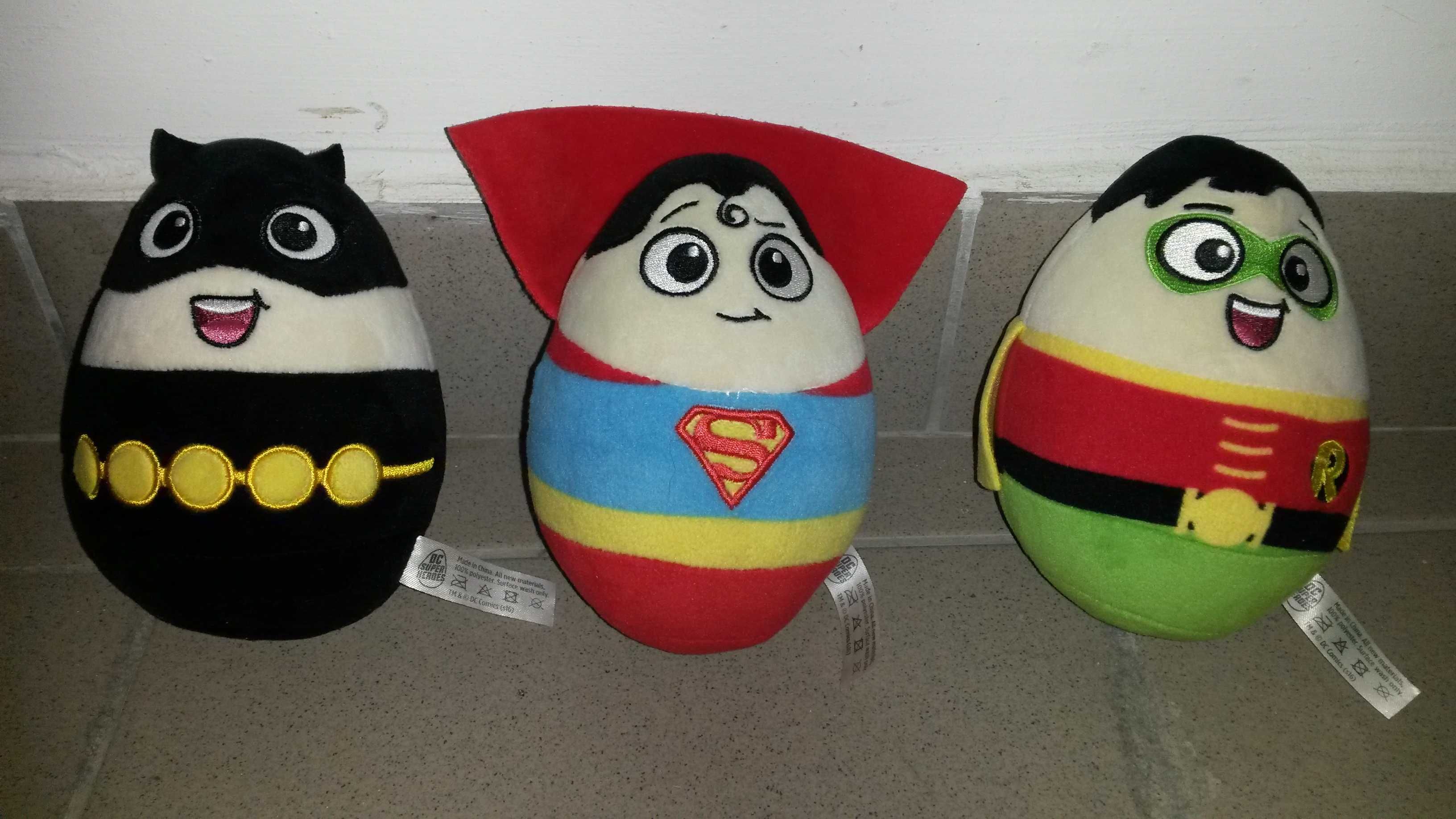 Figurki kolekcjonerskie DC Comics Robin Superman maskotka jajko