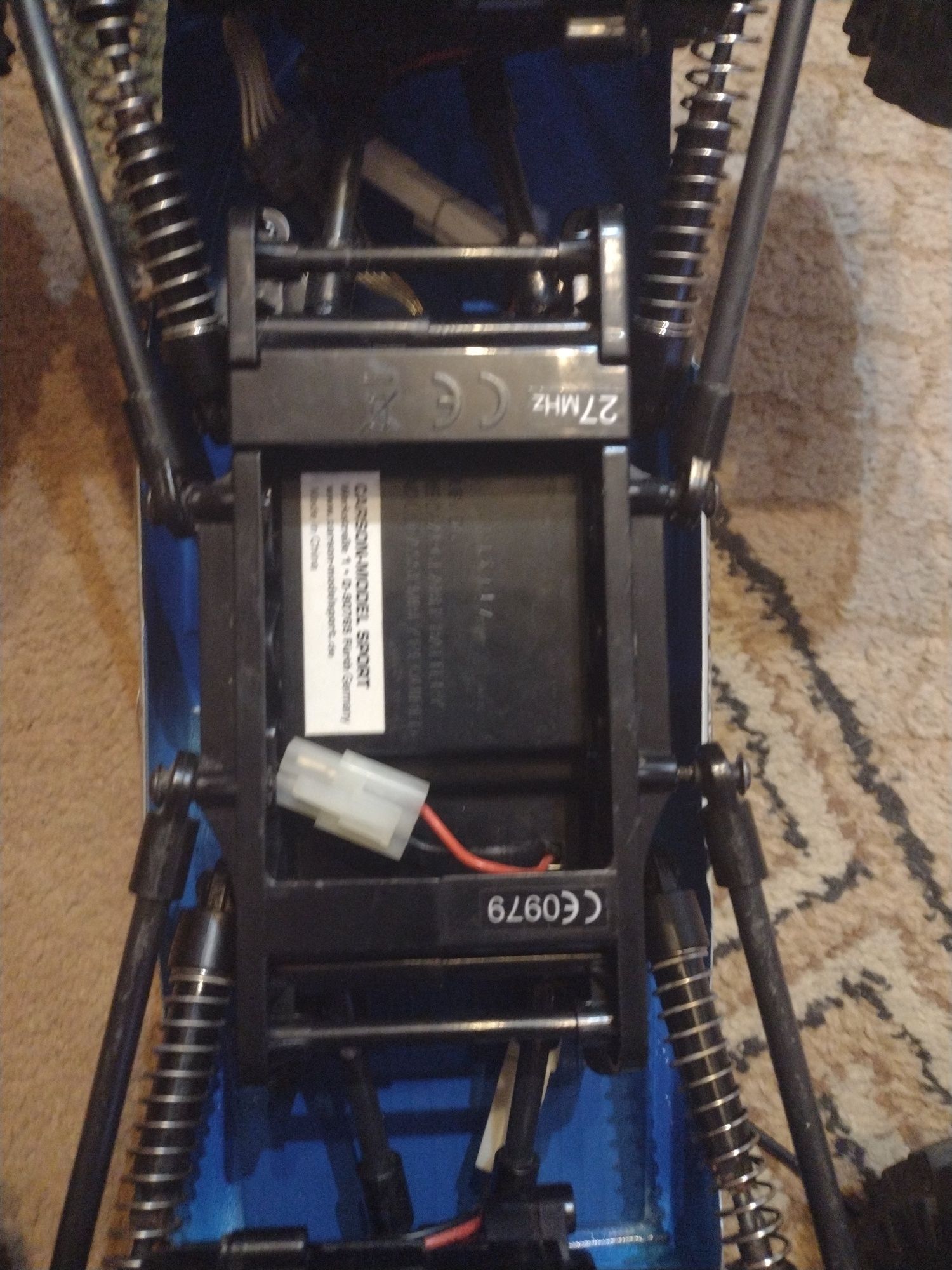 Carson rock crawler 27MHz razem z pilotem.