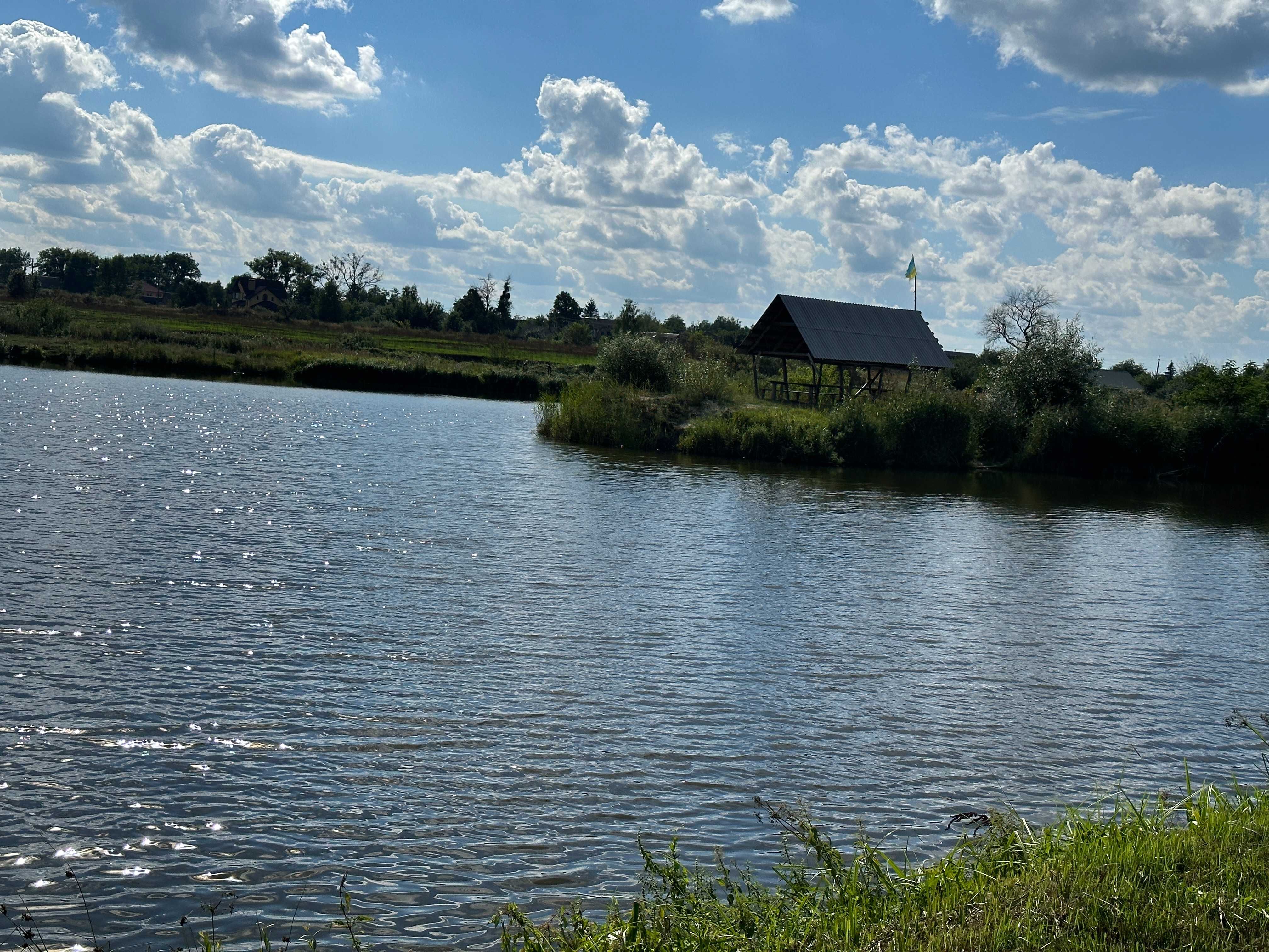 Продаж заміського будинку з власним  гаражем в с.Здвижівка