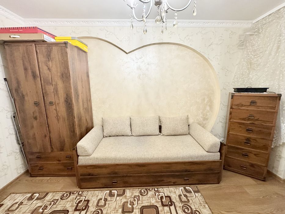 Продам 2 к.квартиру. 2эт/9эт, кирпич! Кухня -19кв.м