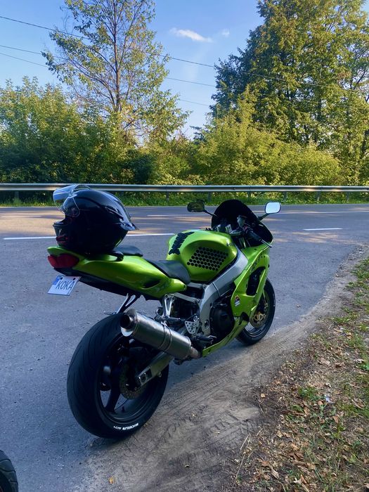 Kawasaki zx9r (2002)