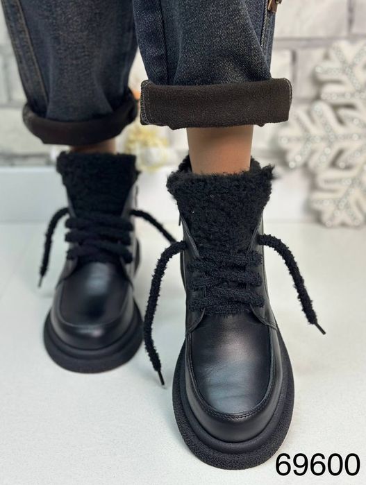 Жіночі шкіряні зимові черевики в кольорах