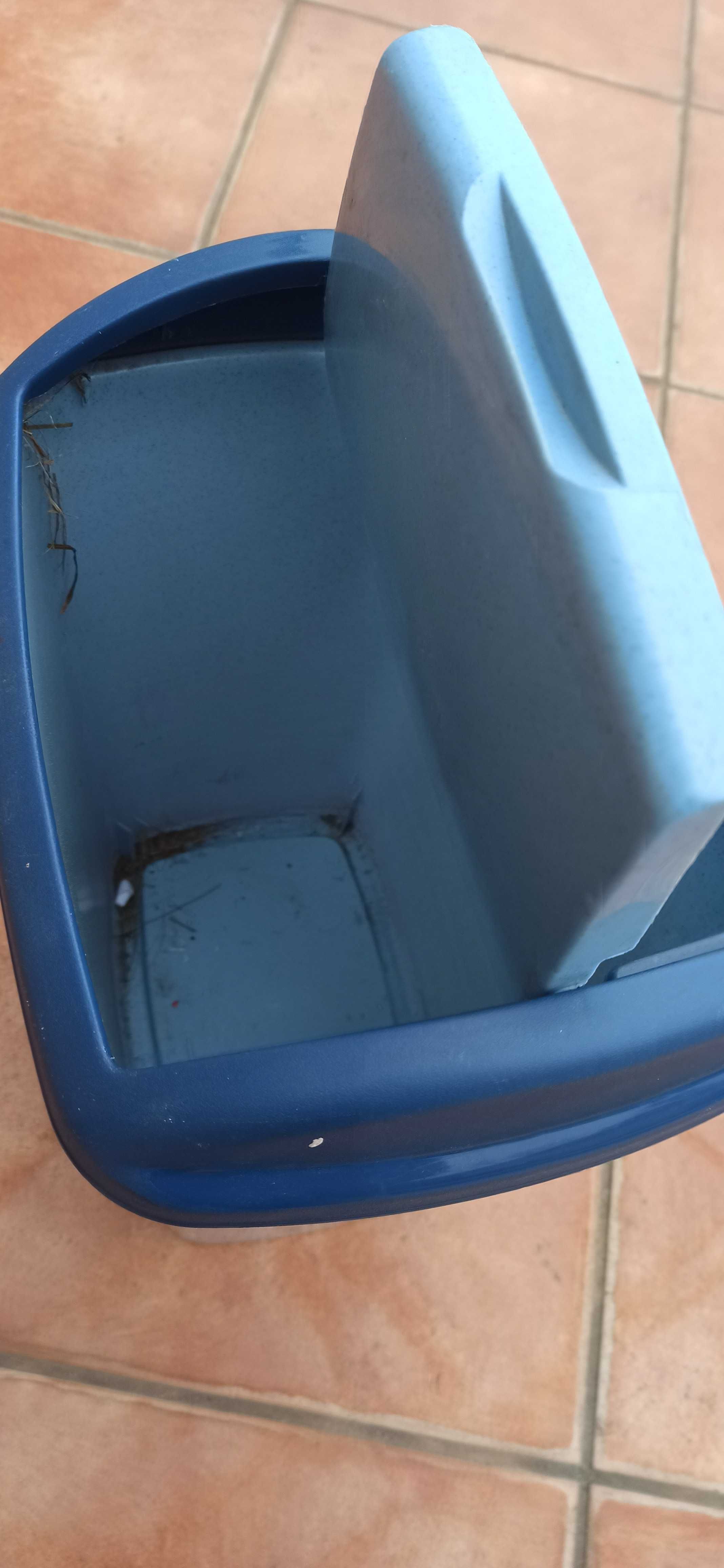 Mały kosz uchylny na śmieci 10 litrów