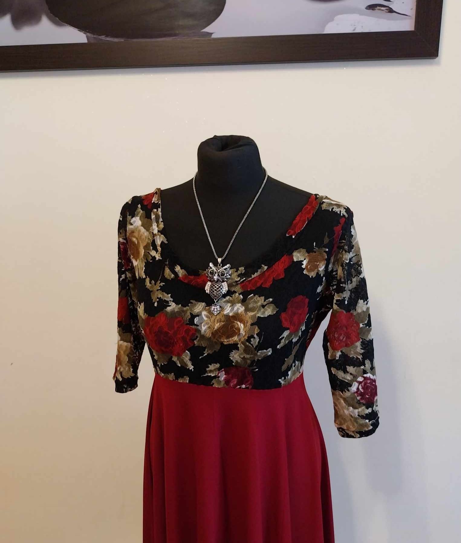 Elegancka sukienka  na imprezy okolicznościowe