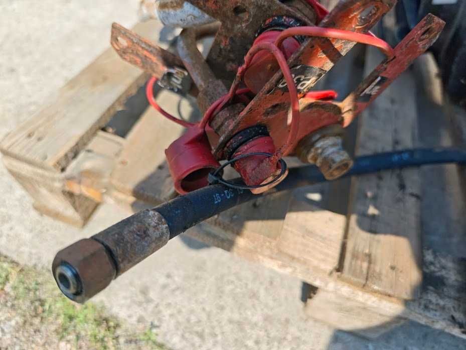 Kompletny zestaw kipra z pompą 12V i rozdzielaczem – Multicar / Unimog