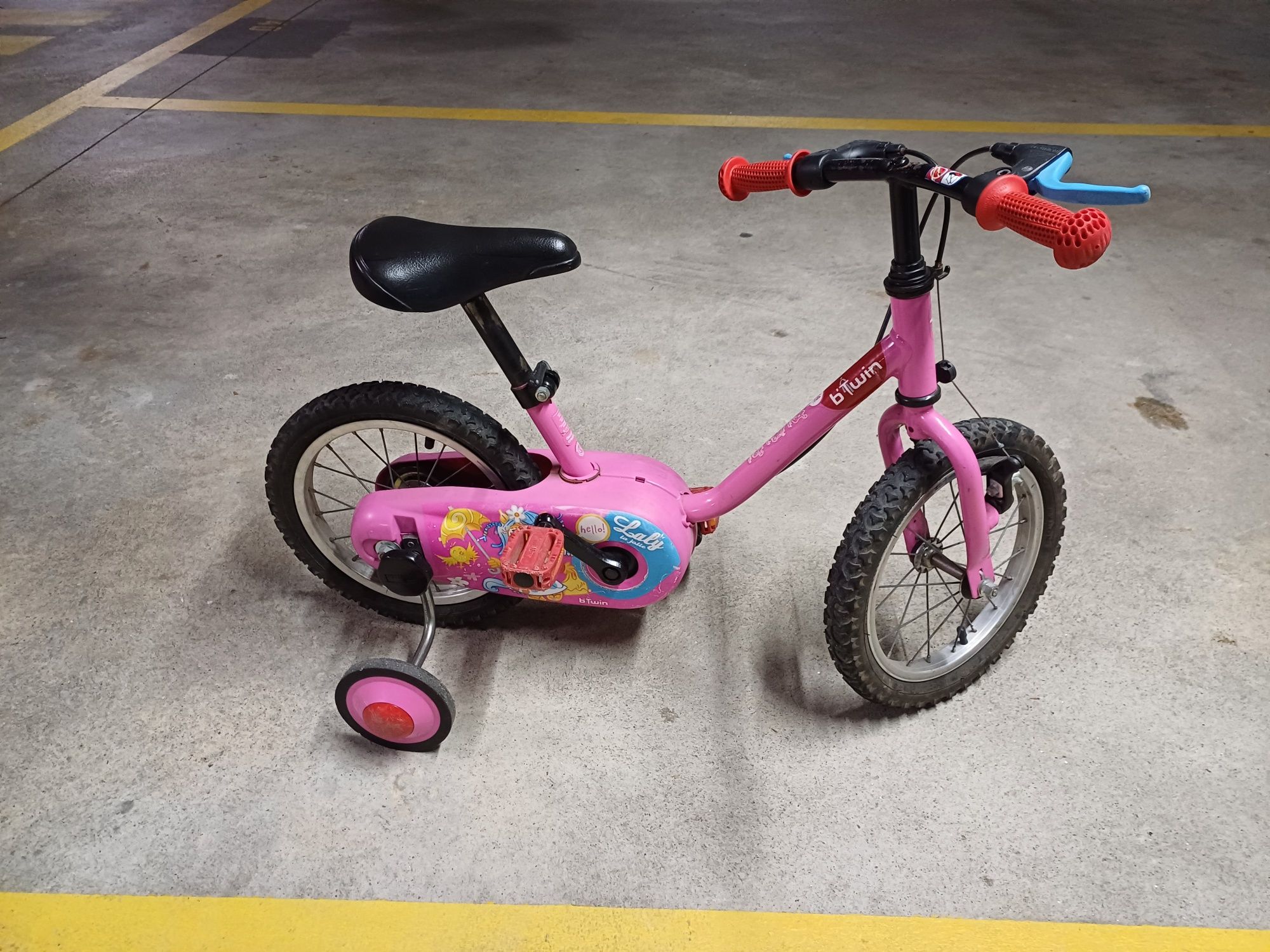 Bicicleta de criança pequena