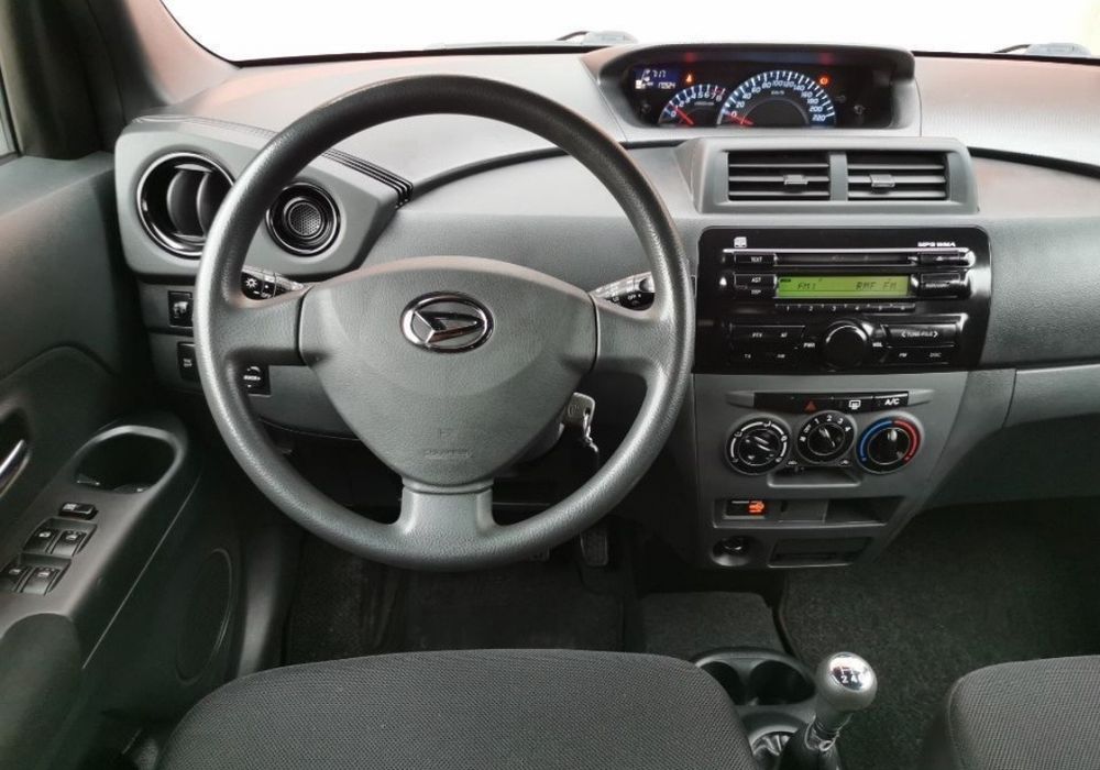 Daihatsu Materia 2008, 260000 км., бензин 1,3 л., МКПП.