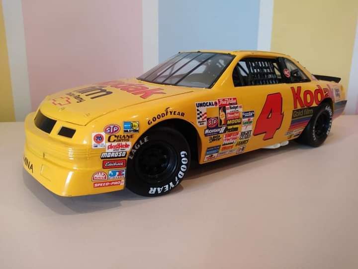 1:18 ERTL Chevrolet Monte Carlo NASCAR Kodak model używany