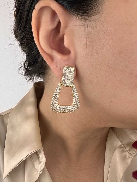 Brincos Luxuosos, Sofisticados e Modernos: A Essência do Glamour