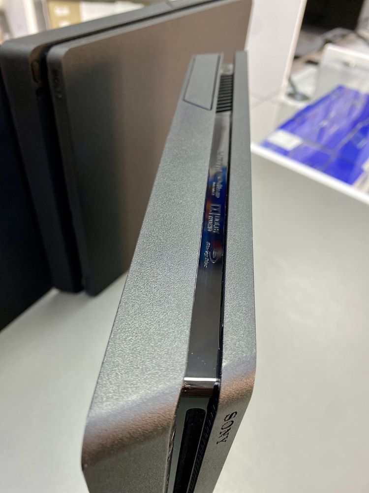 PlayStation 4 Slim з гарантією 12 місяців від магазину