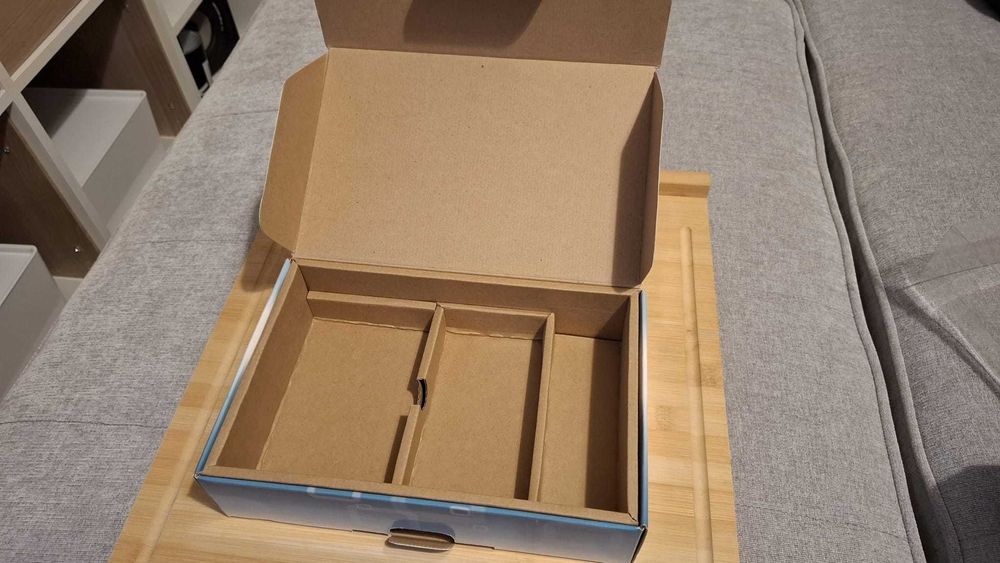 Nintendo 3DS desbloqueada + caixa original e acessórios