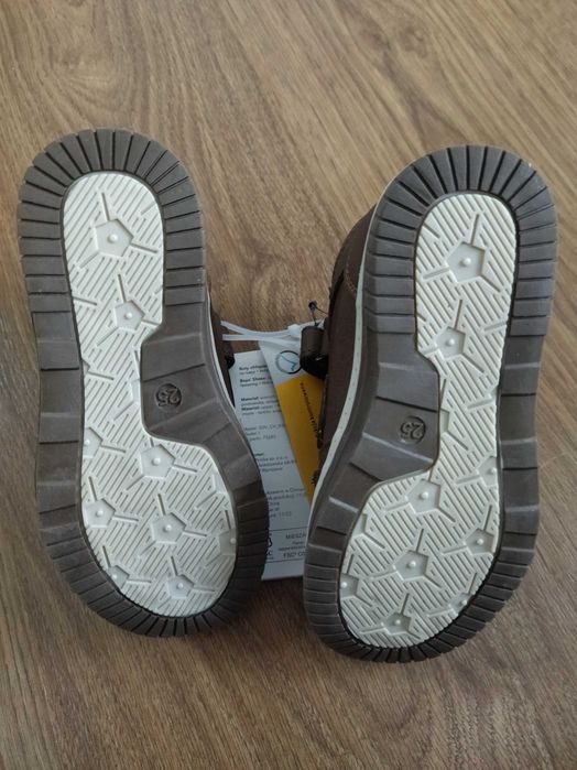 Nowe buty chłopięce dla chłopca rozmiar 25