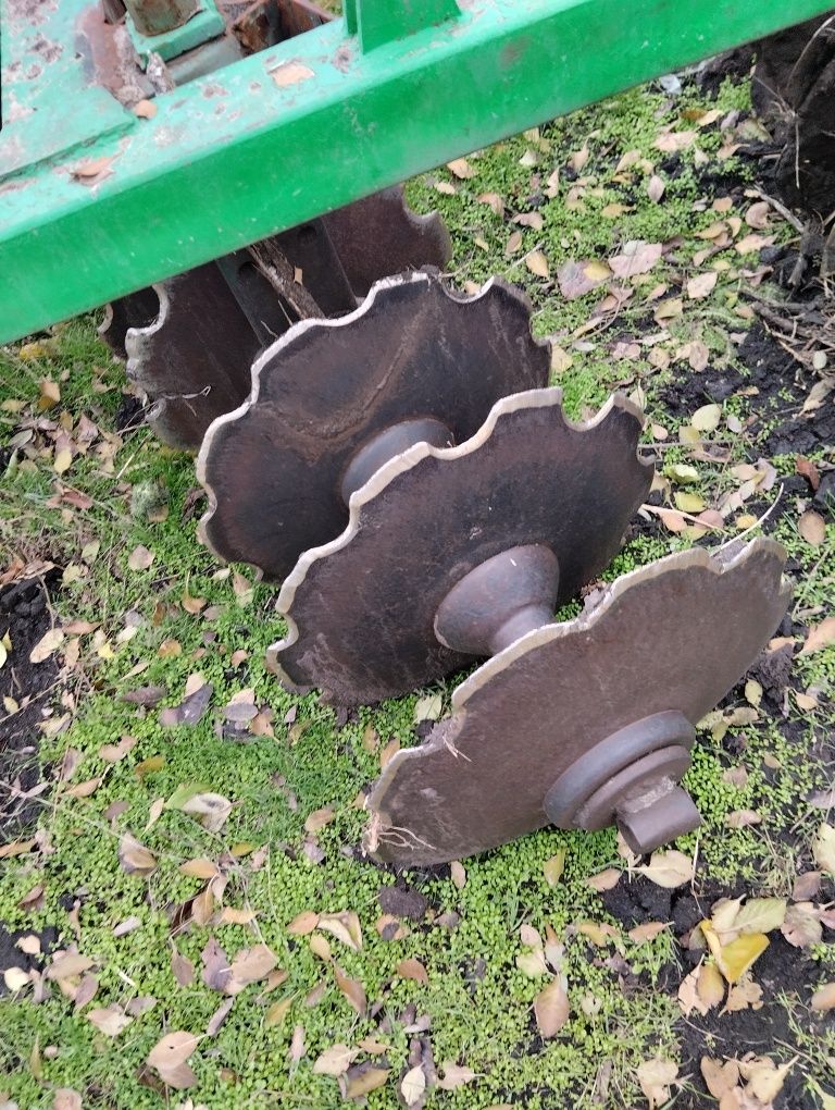 Продам дискову борону.