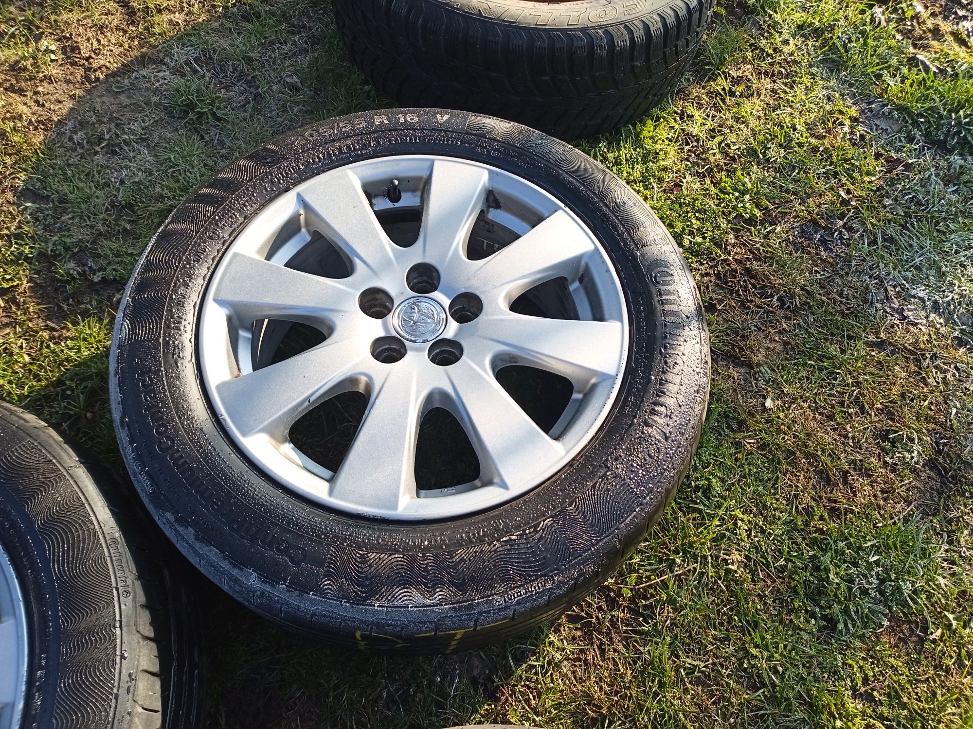 Toyota Avensis koła letnie 16 cali 5x100