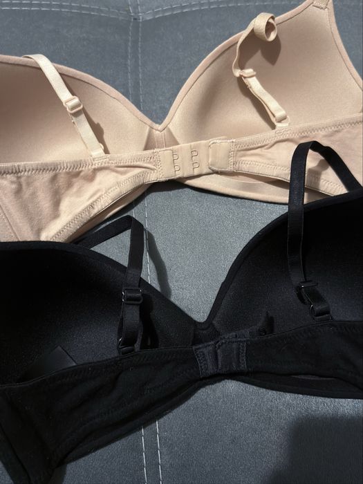 Бюстгалтер чорний та бежевий 70D