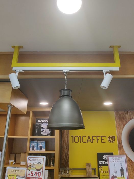 Mobiliário e Acessórios de loja