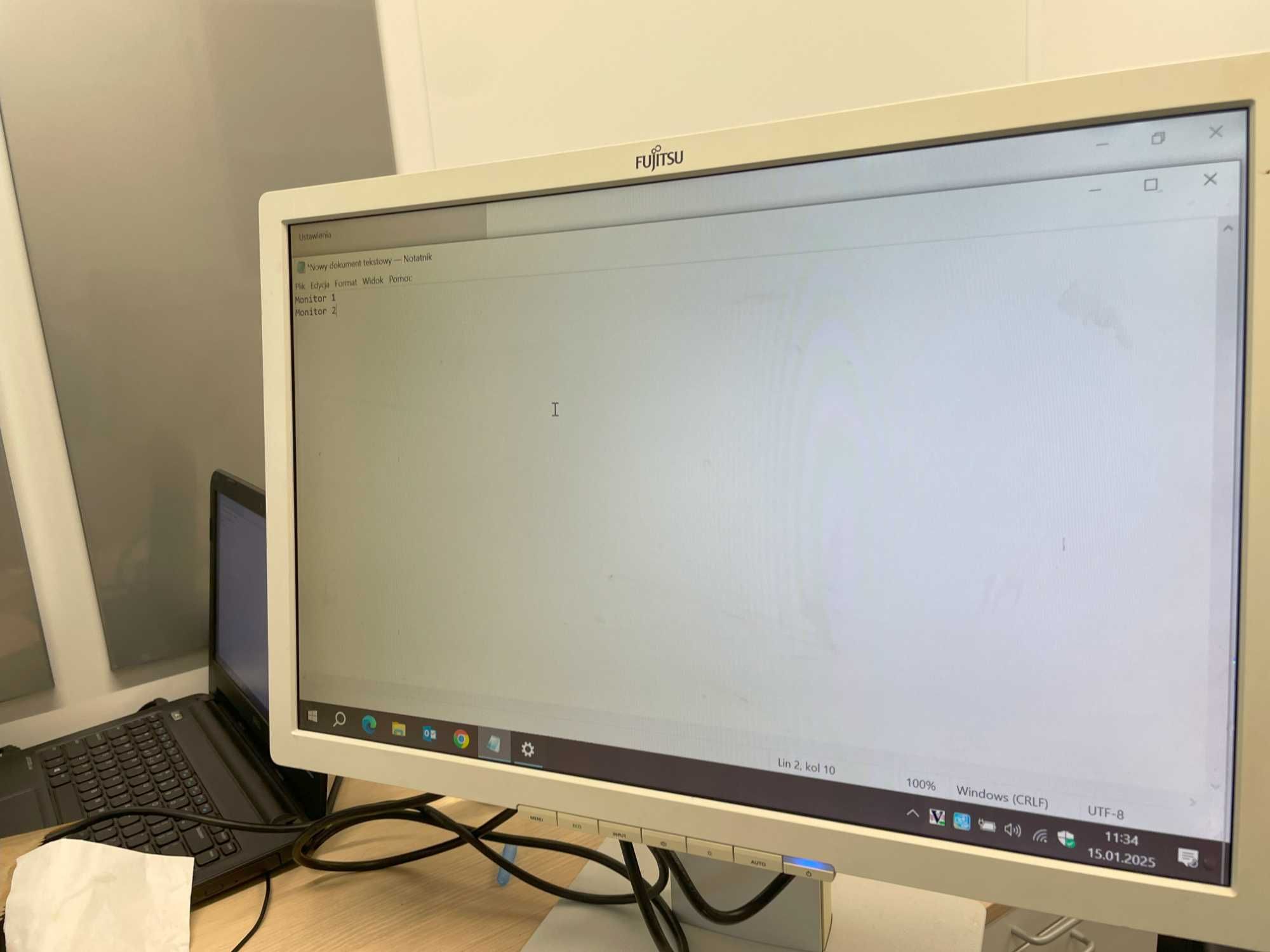 Monitor Fujitsu 22W-7LED