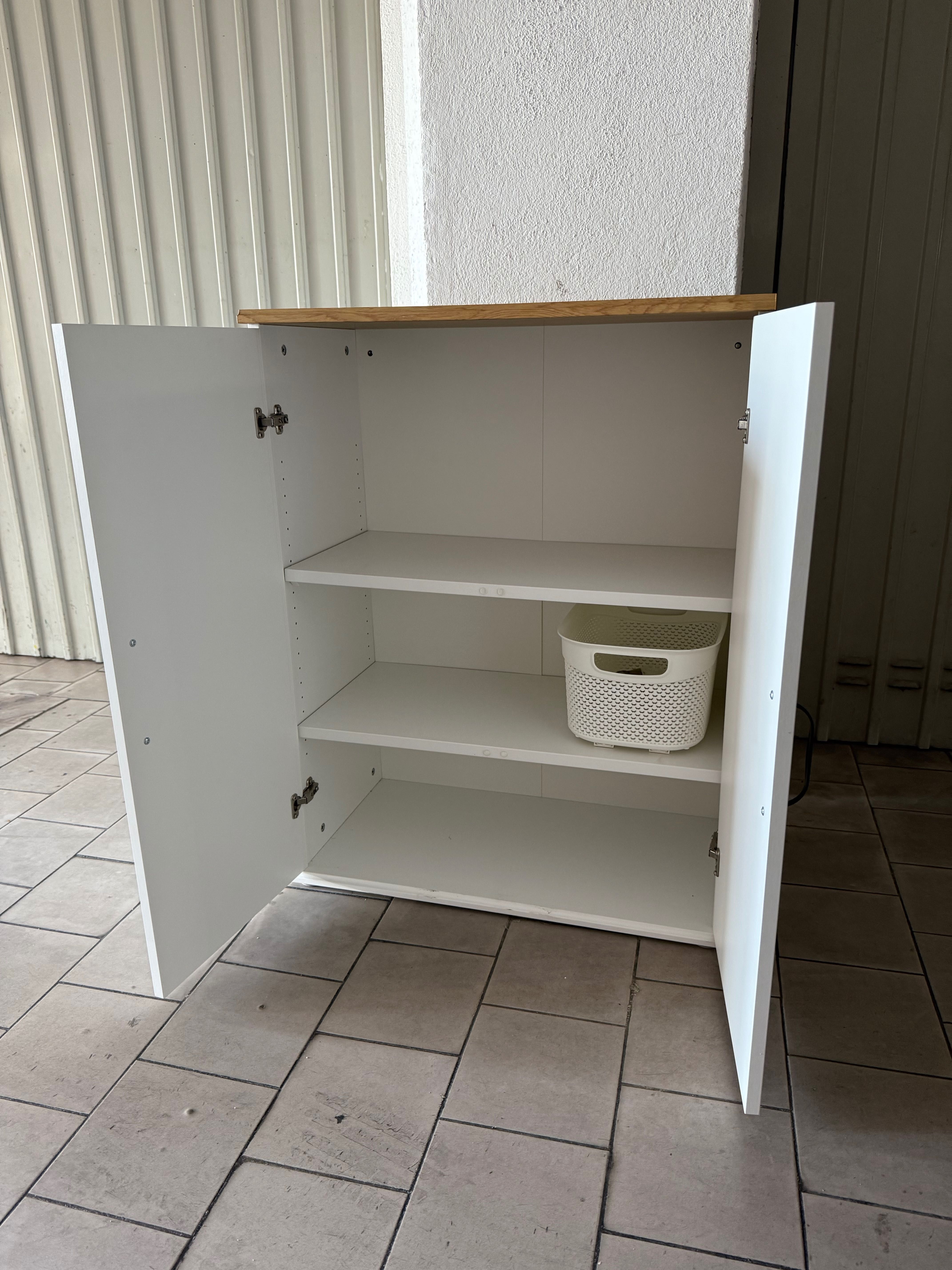 Armário com portas IKEA - SKRUVBY