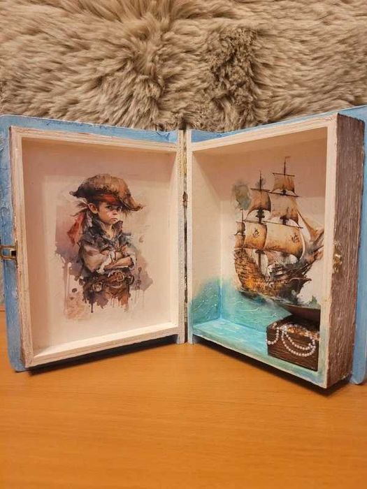 Morska skrzynka w formie książki – ozdoba i schowek w jednym