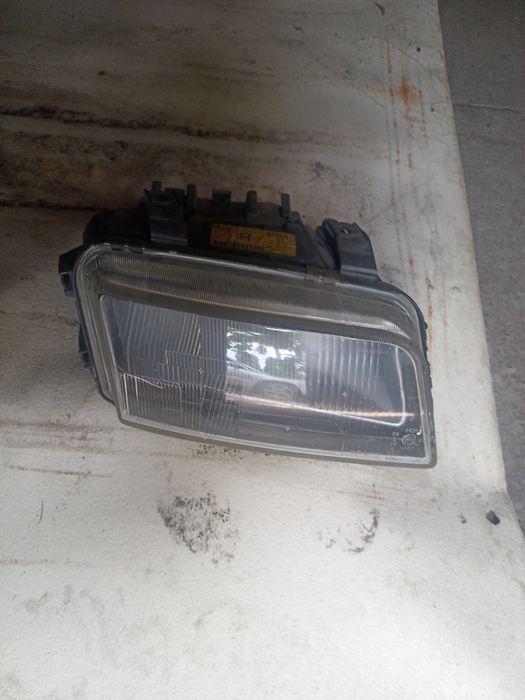 Фара Ауди А4 б5  Bosch права.