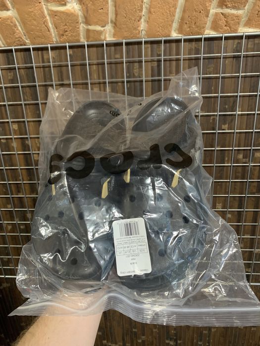 Сандалі Crocs оригінал чорні чоловічі шльопанці зручні літні крокси