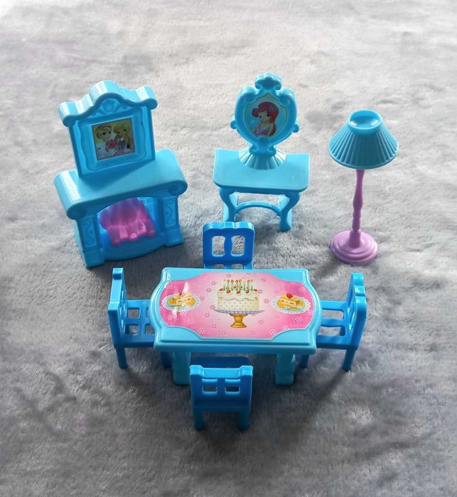 Набор мебели для кукольного домика