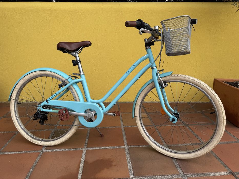 Bicicleta Roda 24 em Bom Estado, com Cesto. Elops 500