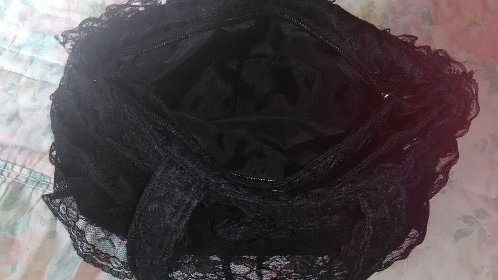 Carteira de senhora, preta, estilo Vitoriano