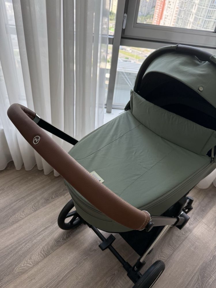 Коляска Cybex Priam 4.0 Lux 2 в 1 (Leaf Green шасси Chrome Black)