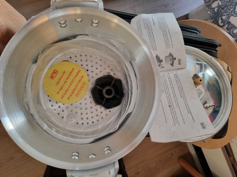 Panela de pressão nova CELAR