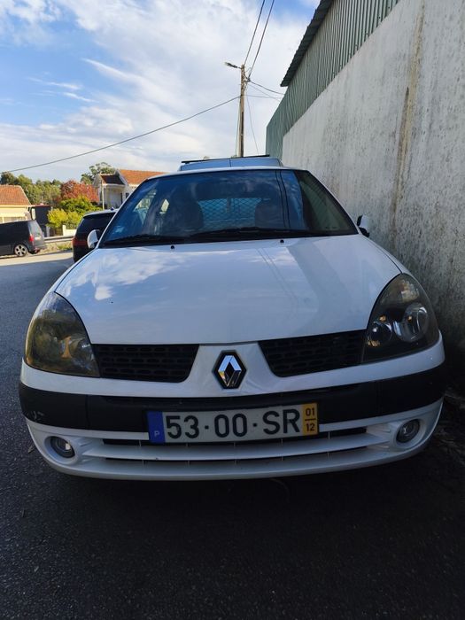 Renault Clio DCi 1.5 avariado