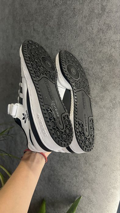 Кросівки Adidas Forum Low 43.5 (28 см) оригінал шкіра