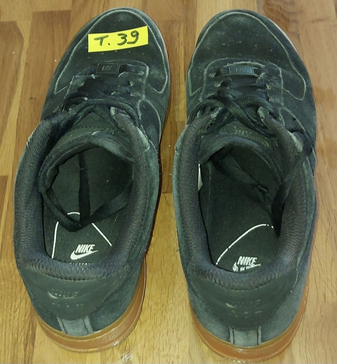 Nike pretas Tamanho 39...