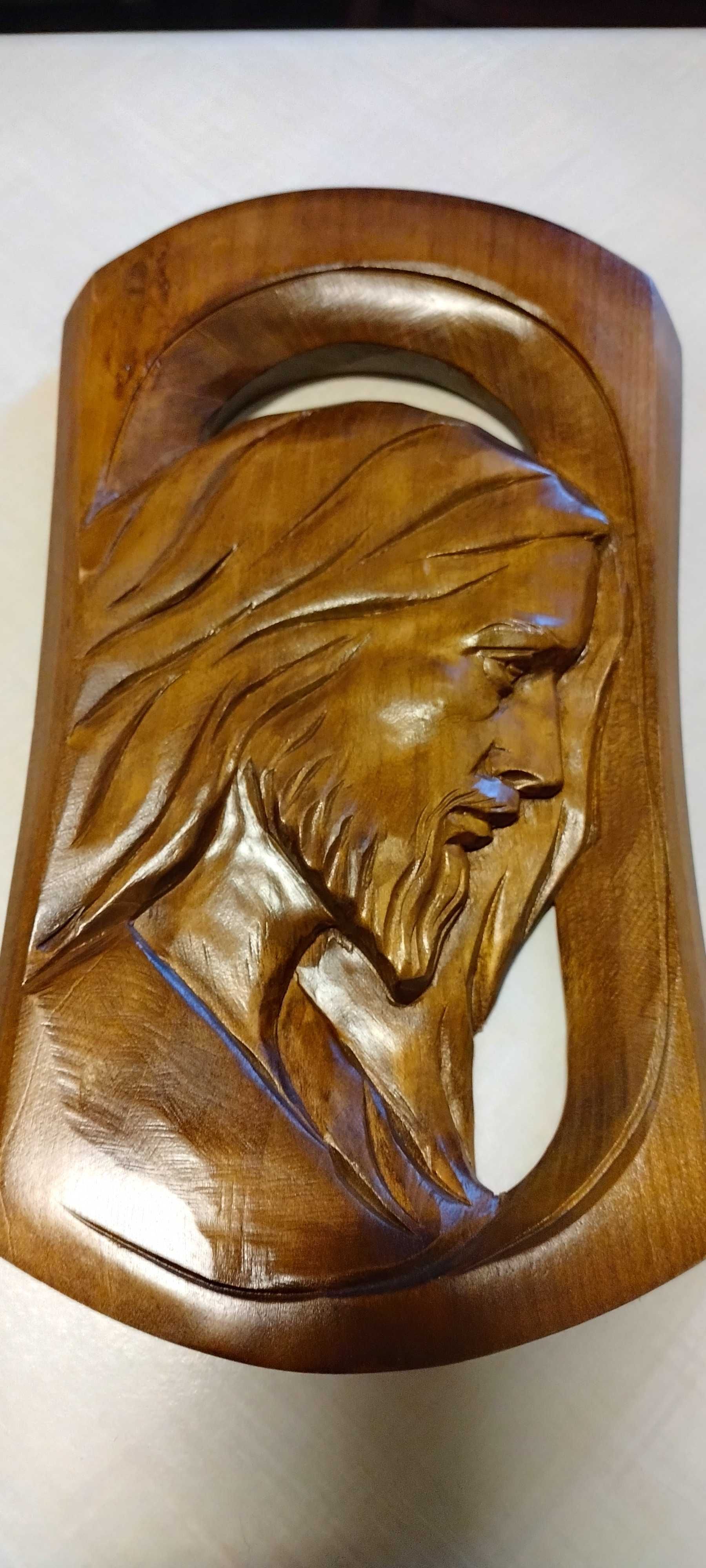 Jezus zamyślony płaskorzeżba w drewnie