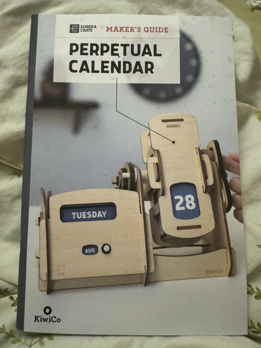 Деревяний конструктор календар від Eureka Crate